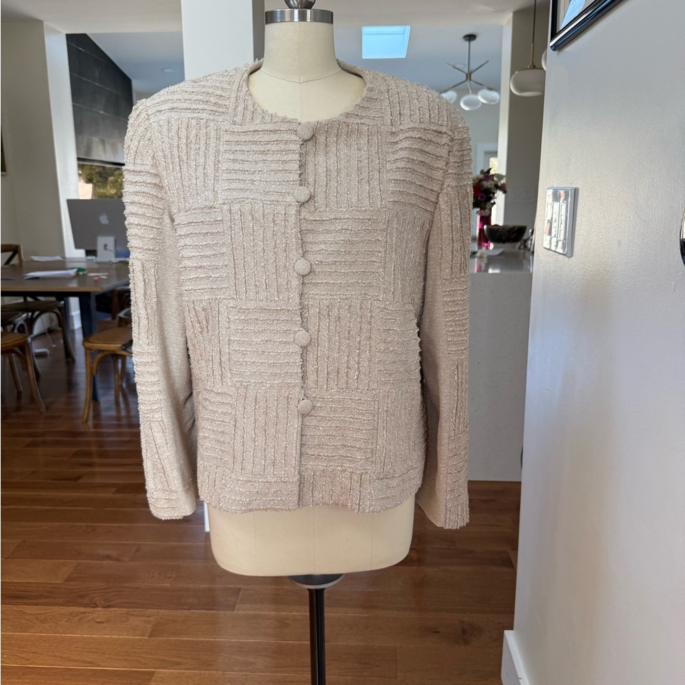 LIM’S textured 100% silk jacket. Size M